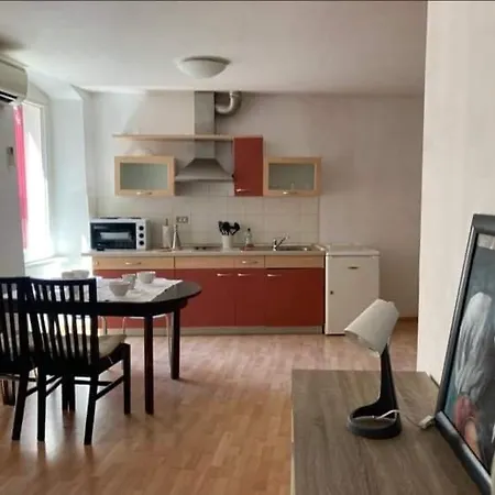 Spacious Nobile Relax In A Historical Old House