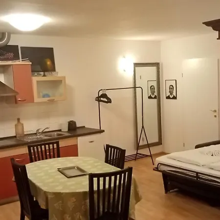 Spacious Nobile Relax In A Historical Old House