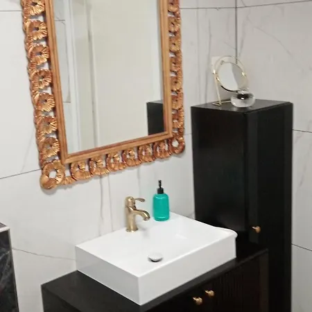 Spacious Nobile Relax In A Historical Old House Apartmán *